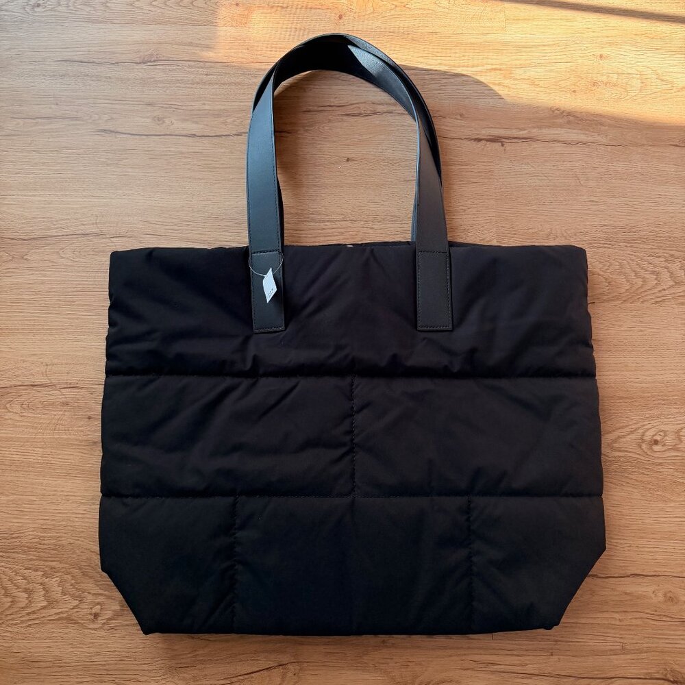 NWT - Gap Puffer Tote/Bag